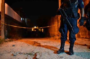 Comando armado acribilla a una familia en Cancún