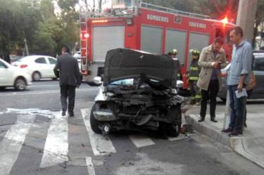 Fuerte choque en Eje 8 Sur deja cinco lesionados