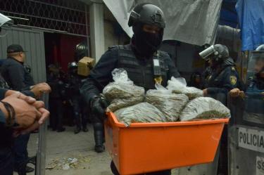 En el operativo en Peralvillo se decomisaron 50 kilos de precursores químicos, más de dos toneladas de mariguana y 20 kilos de cocaína. Foto: Cuartoscuro