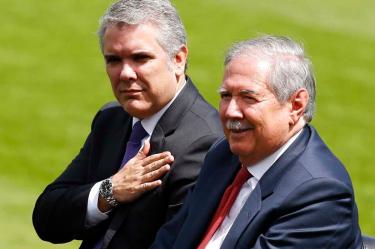 Renuncia ministro de Defensa de Colombia tras muerte de niños