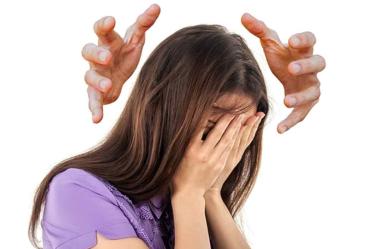 El dolor de cabeza puede tener diversas causas. Foto: Pixabay 