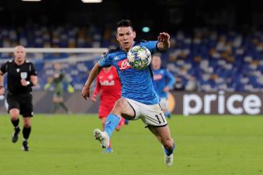 El pasado fin de semana, Hirving Lozano sumó su segundo gol en Italia (Reuters)