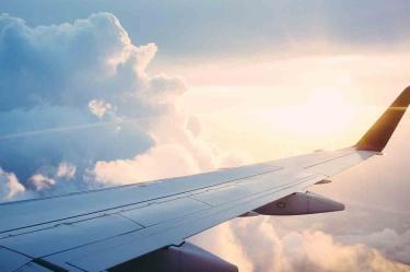 Avión pierde una pieza de un metro de largo en pleno vuelo