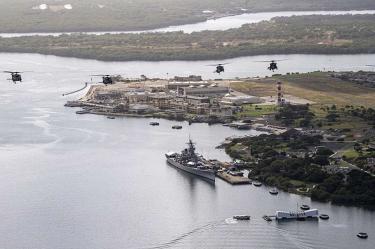 Debido a este hecho, en el que un tirador no identificado abrió fuego en la base naval, los accesos del lugar se encuentran cerrados. Foto: @JointBasePHH