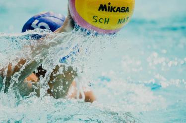 Fiona Viotti daba clases de Water Polo. Foto: Unsplash