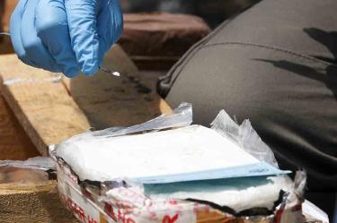 Semar asegura 56 kilos de cocaína en puerto de Michoacán