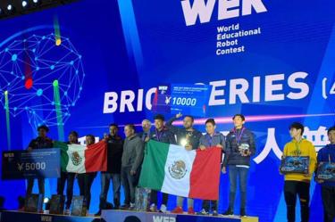 Alumnos del Conalep ganan torneo de robótica en China