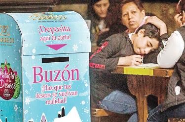 En los diferentes buzones del Palacio de los Deseos puedes depositar tus cartas para Melchor, Gaspar y Baltasar. Foto: Eduardo Jiménez
