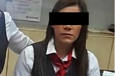 Santander resaltó que su personal “nunca tuvo acceso a equipos celulares o de comunicación en la zona de cajeros, lo que se documentó con videos e imágenes ya en custodia de la autoridad.