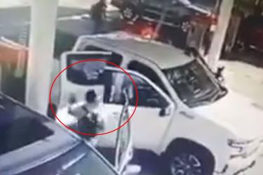 Así robaron en 30 segundos una camioneta en autolavado