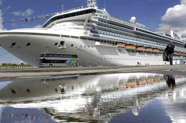 Se trata del crucero Grand Princess; las autoridades investigan si 11 pasajeros y 10 tripulantes tienen coronavirus
