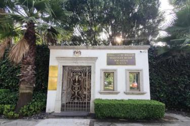 Roban faros a camioneta de embajador de Malasia