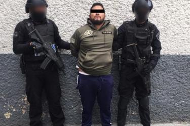 El sujeto fue identificado como organizador de saqueos en centros comerciales durante la semana pasada en plena contingencia sanitaria. Foto: Especial