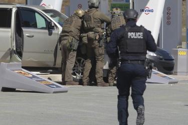 La policía dijo que la persona que creen es la responsable de los ataques se llama Gabriel Wortman, de 51 años, y se cree que vivía en Portapique parte de su tiempo. Foto: AP