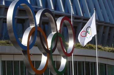 El COI difundió este lunes un listado de preguntas y respuestas, y una de ellas es qué sucederá si la pandemia aún no está contenida para el verano del 2021. (Reuters)