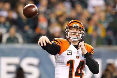 Andy Dalton llegará como mariscal de campo suplente a los Vaqueros de Dallas. (Reuters)