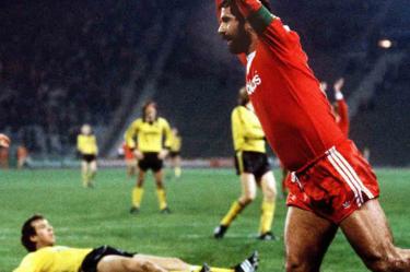 Gerd Müller marcó cuatro anotaciones en la goleada del Bayern Múnich por 11-1 sobre el Borussia Dortmund. (bundesliga.com)