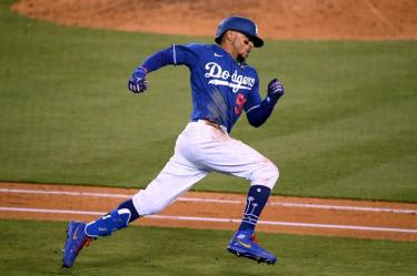 Betts, de 27 años, todavía no ha debutado con los Dodgers en un juego oficial. (AFP)