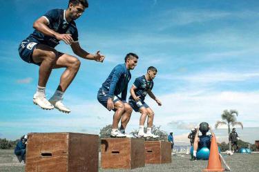 CIUDAD DE MÉXICO. Con cuatro puntos de seis posibles y cinco tantos a favor por solo dos en contra, el Puebla visitará a las Chivas este sábado en el marco de la jornada 3 del torneo Guard1anes 2020, equipo que todavía no conoce la victoria ni ha marcado gol en el presente certamen. Al respecto, el zaguero Maximiliano Perg prefiere no confiarse ante los malos resultados del Rebaño, quienes podrían reencontrarse con el triunfo este fin de semana y de paso cortar una racha de seis partidos sin ganar ante la F