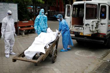 Supera India 50 mil muertes por covid-19
