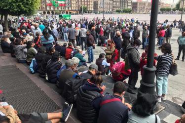 Los manifestantes que tenían una cita con las autoridades capitalinas. Foto: Rodolfo Dorantes