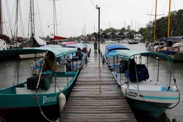 'Nana' se debilita a depresión tropical antes de llegar a México