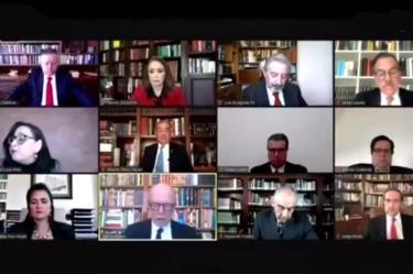 La pregunta enviada por el presidente López Obrador a la Corte, de acuerdo con algunos de los ministros, era evidentemente violatoria de derechos y a todas luces "tendenciosa".