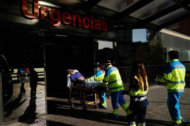 Analiza España imponer toques de queda por rebrotes