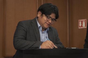 Esta noche se informó que Gibrán Ramírez, exaspirante a la dirigencia de Morena, dio positivo a la prueba Covid, por lo que ya se encuentra en tratamiento del que tiene “buenas expectativas”.