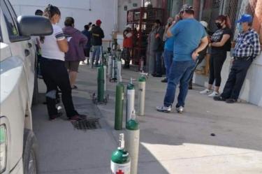  Chihuahua regresó al semáforo rojo por la creciente más alta de la pandemia por lo que cerró centros nocturnos, restaurantes, gimnasios y centros comerciales. Foto: @TonyGaytanGGL