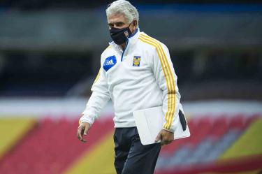 Ricardo Ferretti se mostró preocupado tras caer frente al América. (Mexsport)