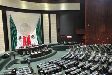 Aprueba Morena asignar más recursos a normalistas