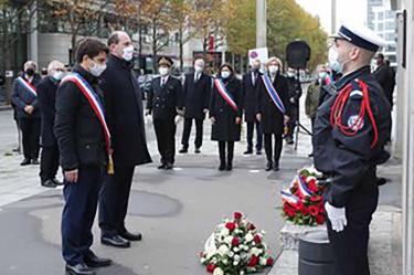 En varios puntos de París ocurrieron atentados que dejaron un total de 150 muertos.
