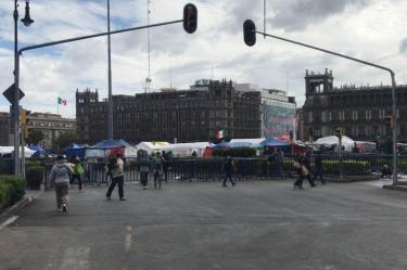 Ocupan ciudadanos campamento del Zócalo