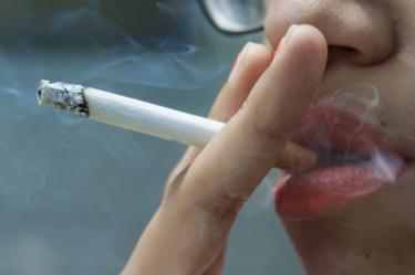 Fumar aumenta 9 veces riesgo de contagio por covid-19
