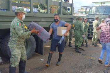 Sedena llevó 515 toneladas de ayuda a Tabasco en noviembre