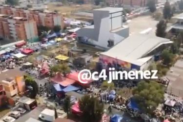 Centenares de personas se aglomeraron para comprar y vender de todo tipo de artículos. Foto: Carlos Jiménez