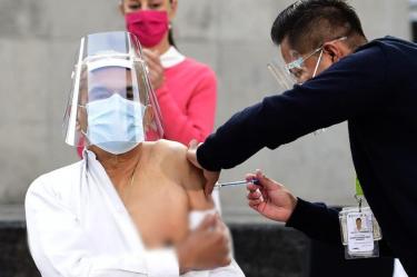 En el inicio de las vacunas contra covid-19, Claudia Sheinbaum sostuvo que este día es histórico. Foto. Gobierno CDMX