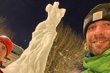 Así luce la escultura tallada en la nieve provocada por la tormenta 'Filomena' en España