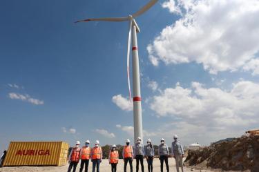 El gobernador Francisco Domínguez Servién afirmó que Querétaro se ha trazado como un objetivo para los próximos años ser líder en la descarbonización energética de la región.