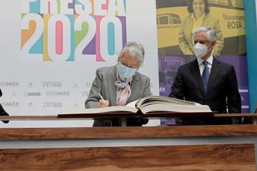 Frente al gobernador Alfredo del Mazo, Sánchez Cordero dijo que el compromiso moral del gobierno es buscar contribuir con honestidad y congruencia en hacer una República transparente.