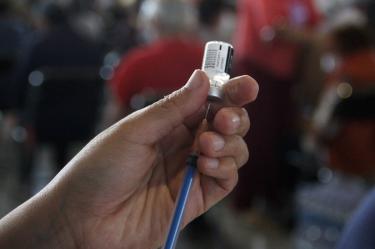 Ante la posible llegada de una tercera ola de contagios por covid-19, el Gobierno de México decidió cambiar su táctica de vacunación dando prioridad a la Megalópolis.