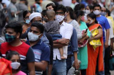India registra récord de más de 100 mil contagios de covid-19 en 24 horas