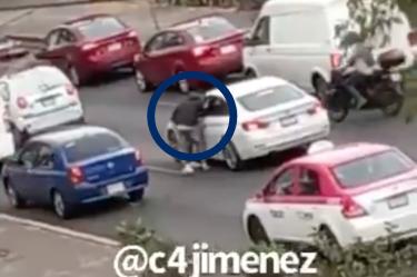 Video: Aprovechan tráfico para asaltar así a conductores en ÁO