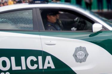 Exhiben a policías golpeando a detenidos en Iztapalapa 