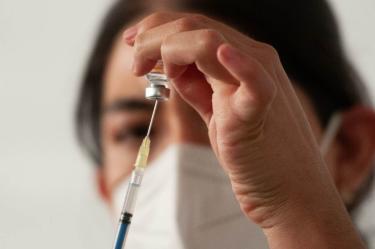 Citan a abuelitos para segunda dosis en GAM, pero vacunación inicia mañana