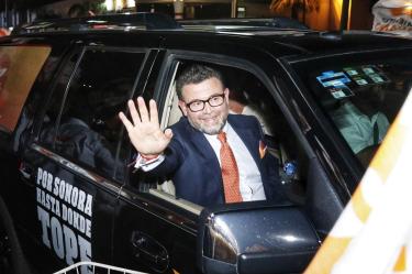 El abanderado por Movimiento Ciudadano renunció a sus aspiraciones al Gobierno del Estado e hizo un llamado todos sus simpatizantes a votar por el candidato de la alianza “Va Por Sonora”.