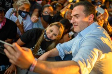 La ventaja de De la Garza se traduce en casi 10 puntos de diferencia cuando se les preguntó por qué partido votarían, que le significó un 32.4% de la intención de voto mientras que Movimiento Ciudadano lanzó un 22.6 por ciento.