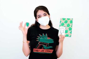 La diseñadora digital e ilustradora, Cris Garabatos, enseñará a papás, mamás, niñas y niños distintas actividades para el cuidado del medio ambiente. Foto: ICL