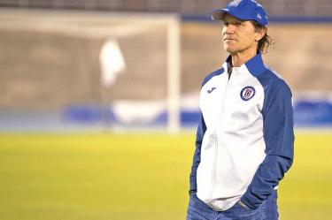 Jaime Ordiales llegó para sustituir a Ricardo Peláez en la dirección deportiva e hizo campeón a Cruz Azul.  Fotos: Mexsport